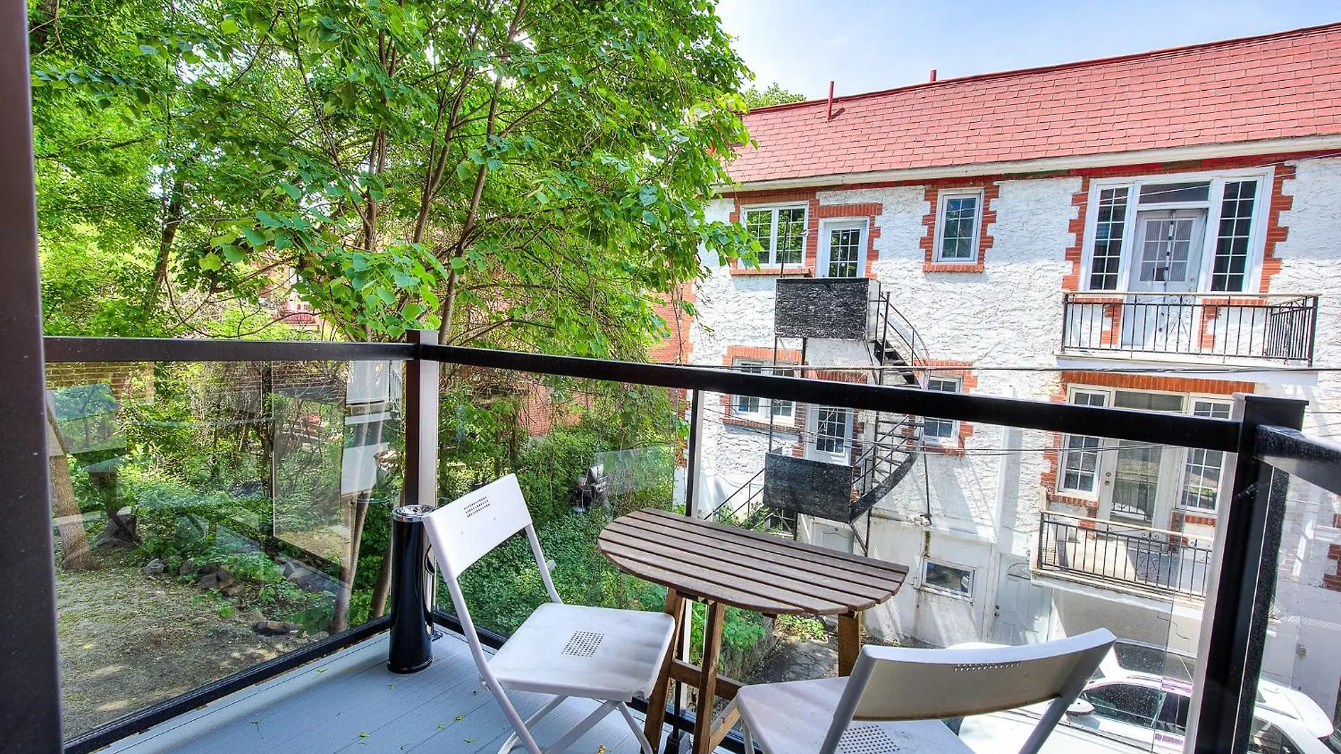 Montreal Restful Nights, Adventure Days Await! Apartment