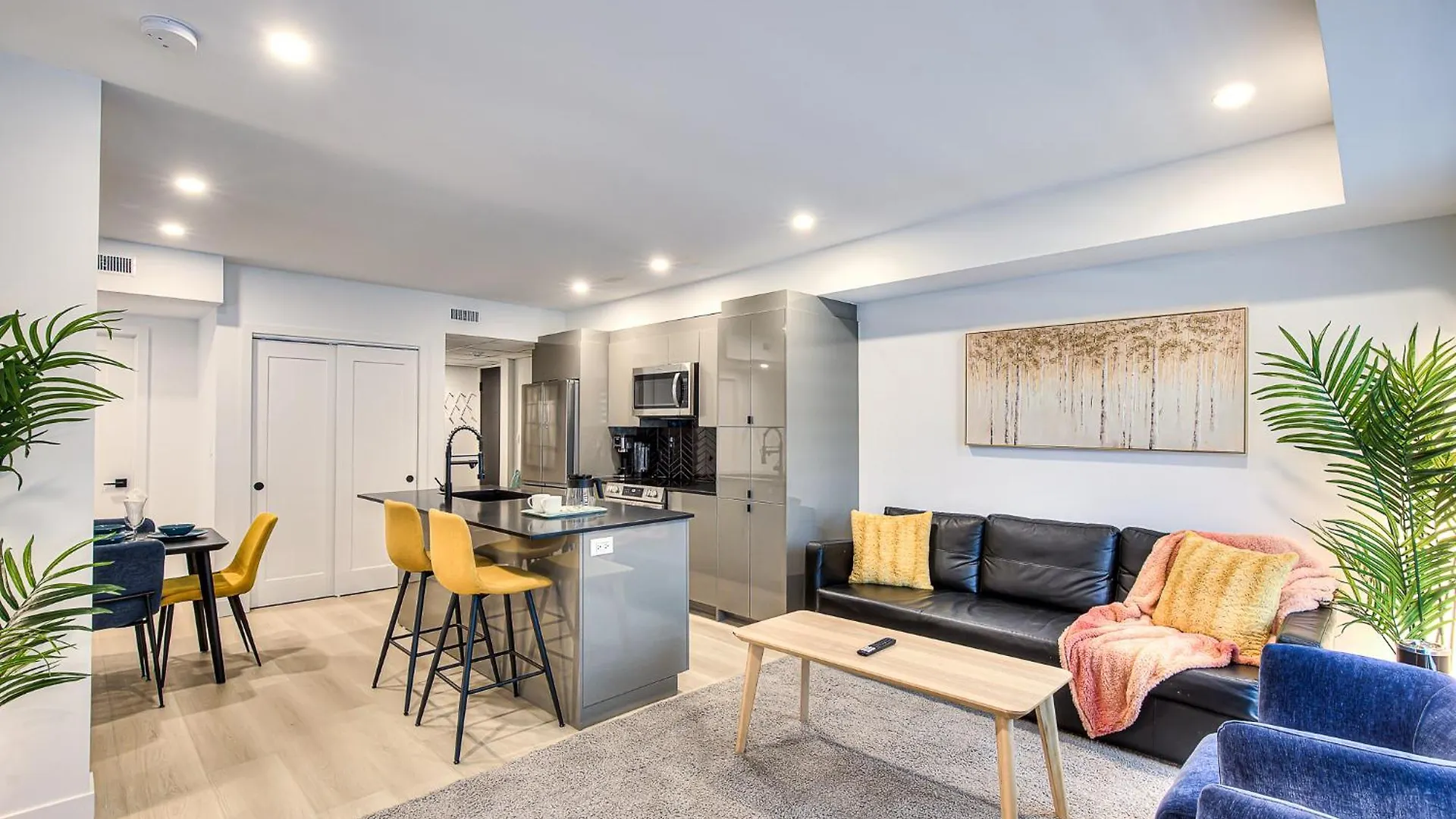 Montreal Restful Nights, Adventure Days Await! Apartment Canada