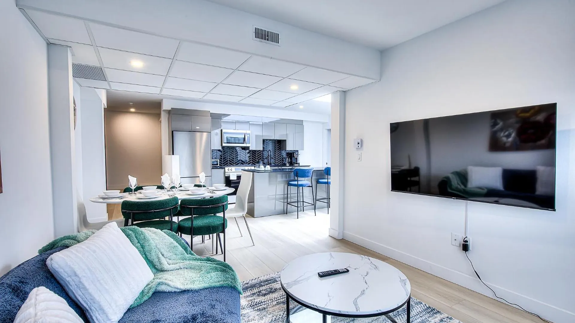 Montreal Restful Nights, Adventure Days Await! Apartment 0*,