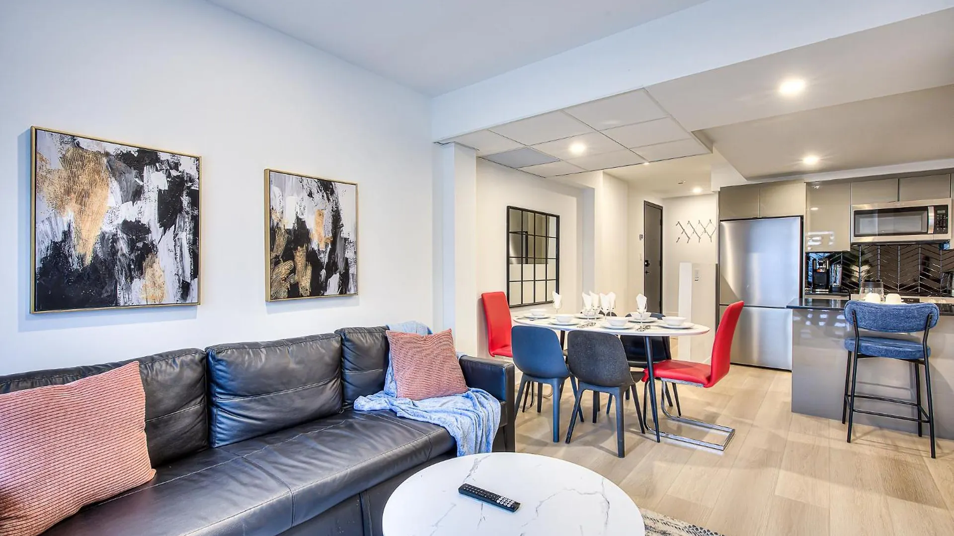 Montreal Restful Nights, Adventure Days Await! Apartment Canada