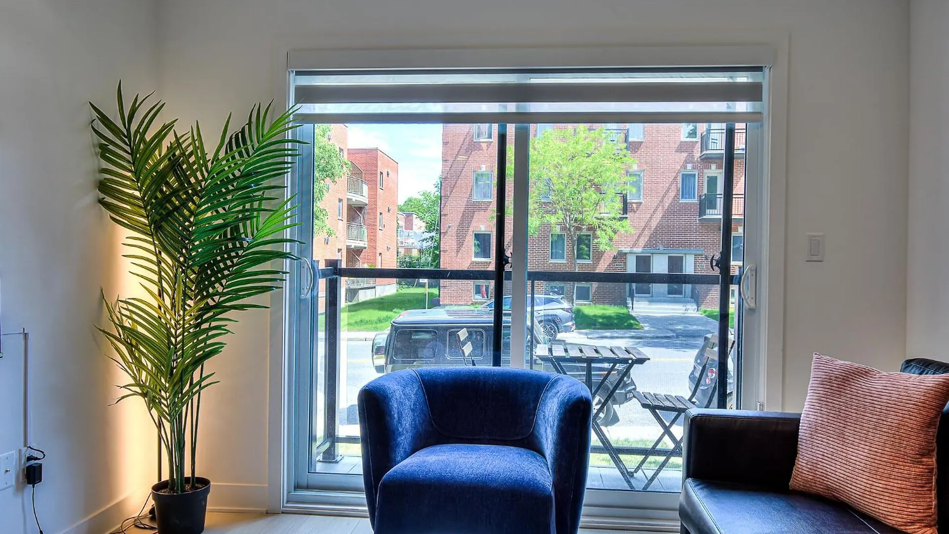 Montreal Restful Nights, Adventure Days Await! Apartment