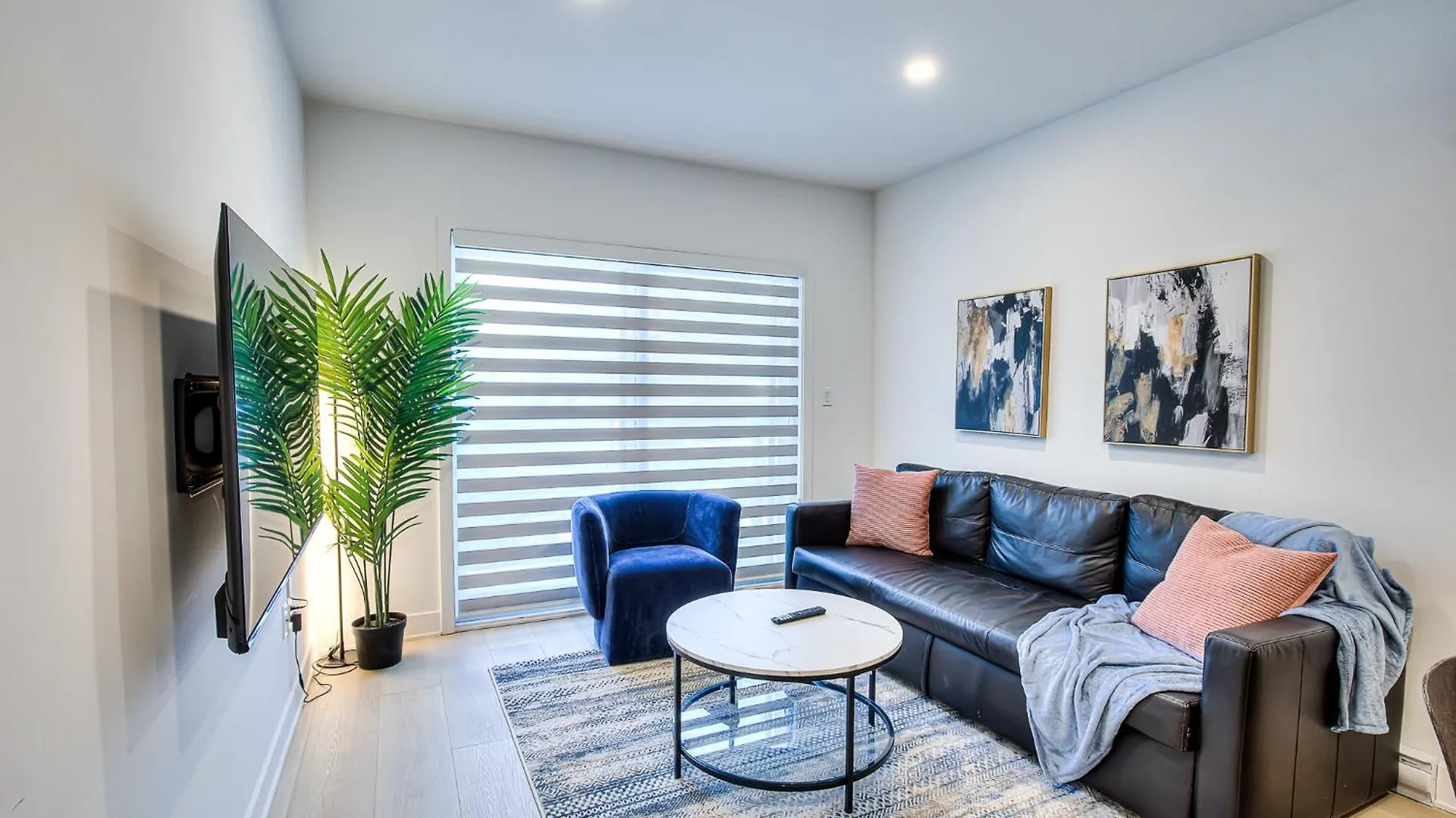 Montreal Restful Nights, Adventure Days Await! Apartment