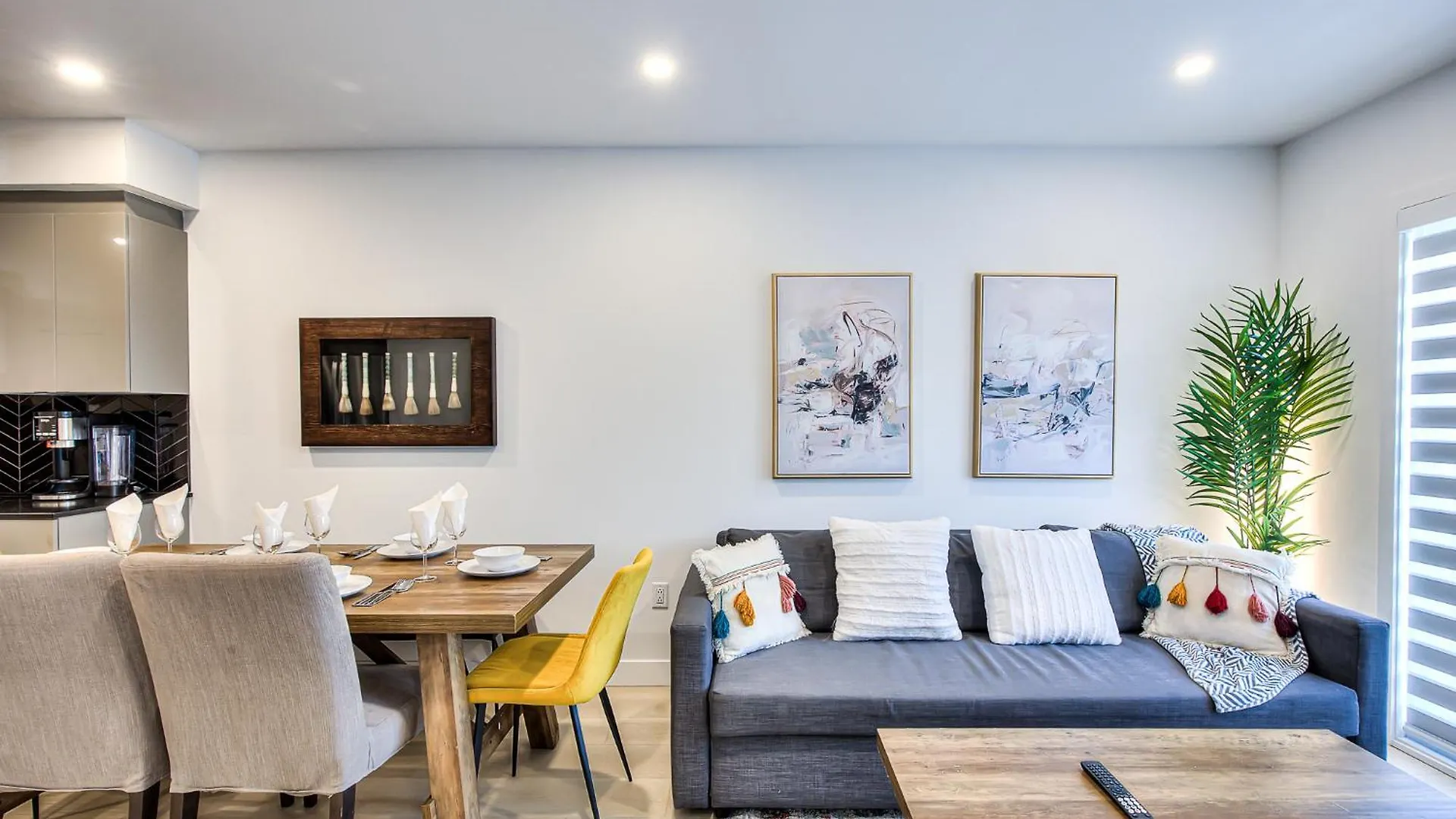 Montreal Restful Nights, Adventure Days Await! Apartment