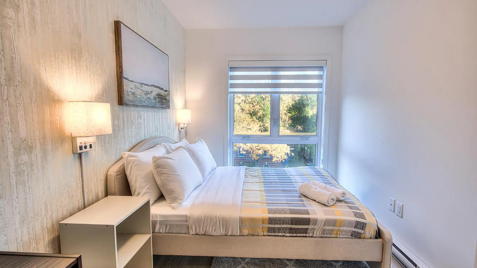Montreal Restful Nights, Adventure Days Await! Apartment