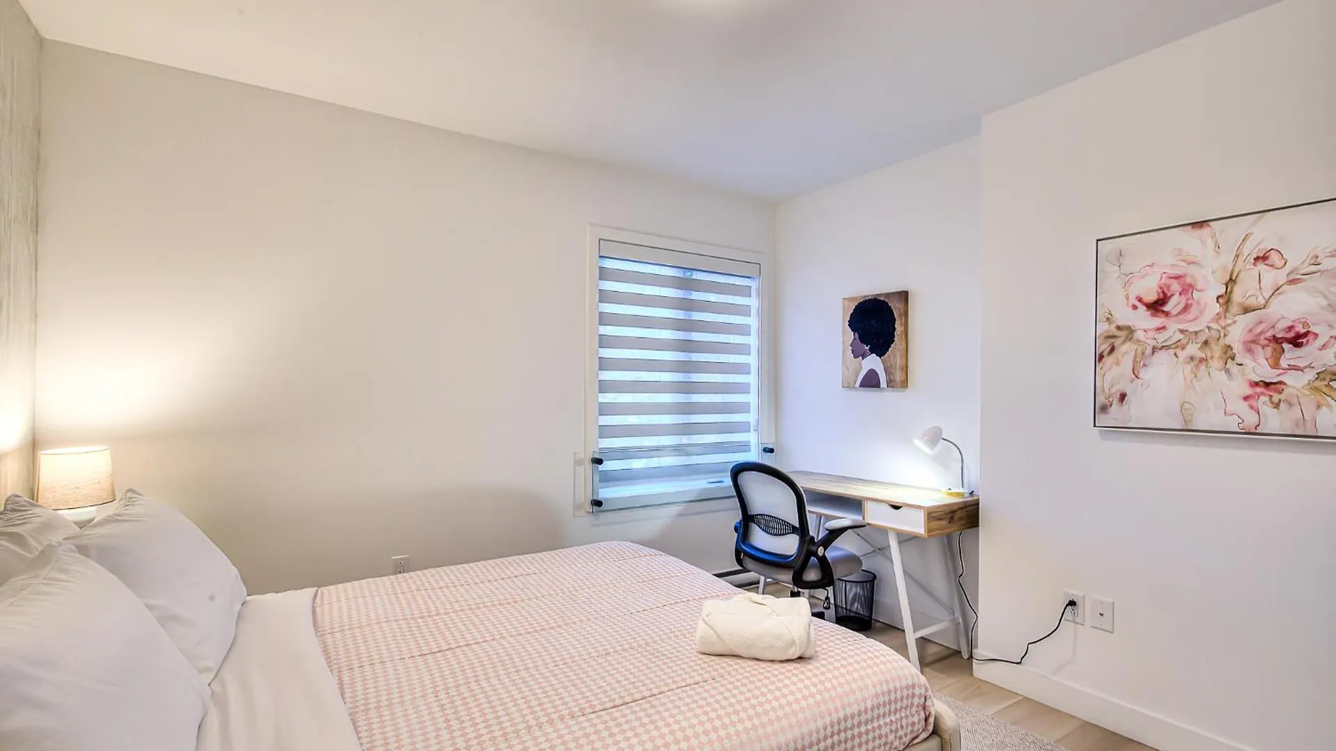 Montreal Restful Nights, Adventure Days Await! Apartment Canada