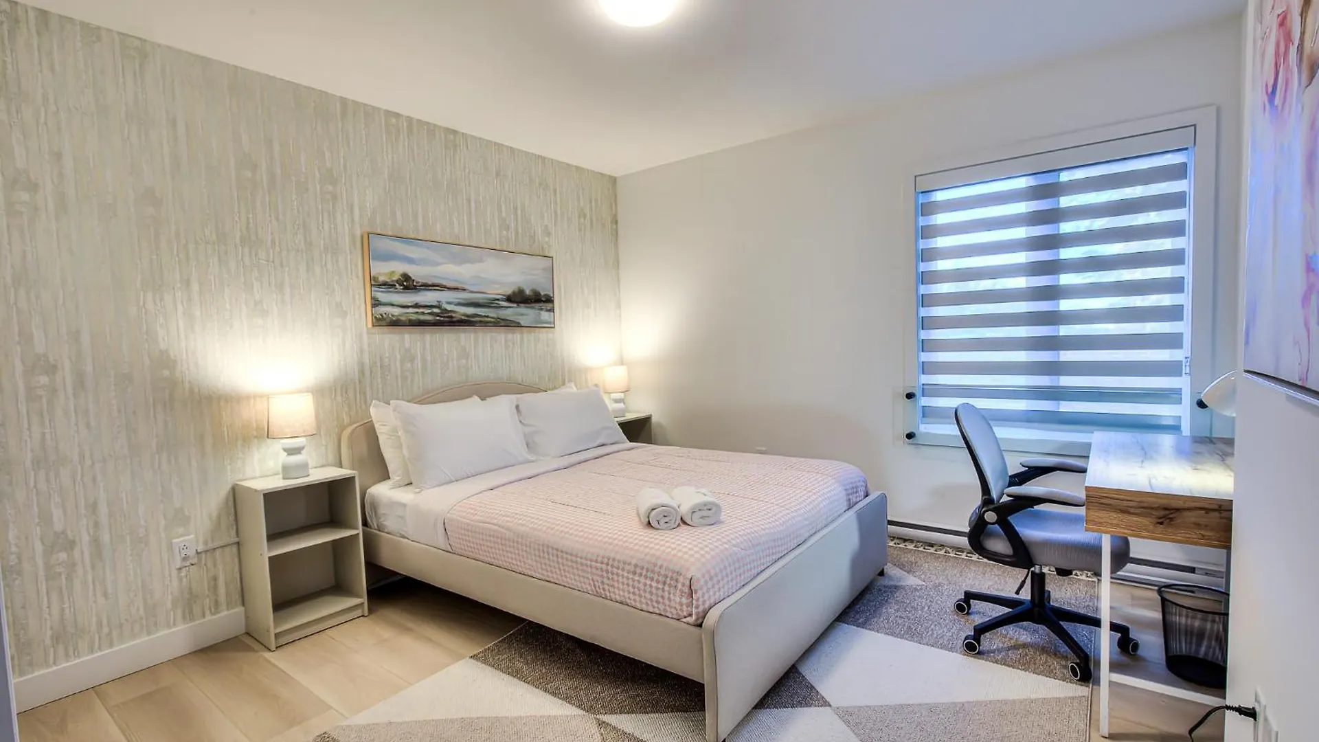 Montreal Restful Nights, Adventure Days Await! Apartment