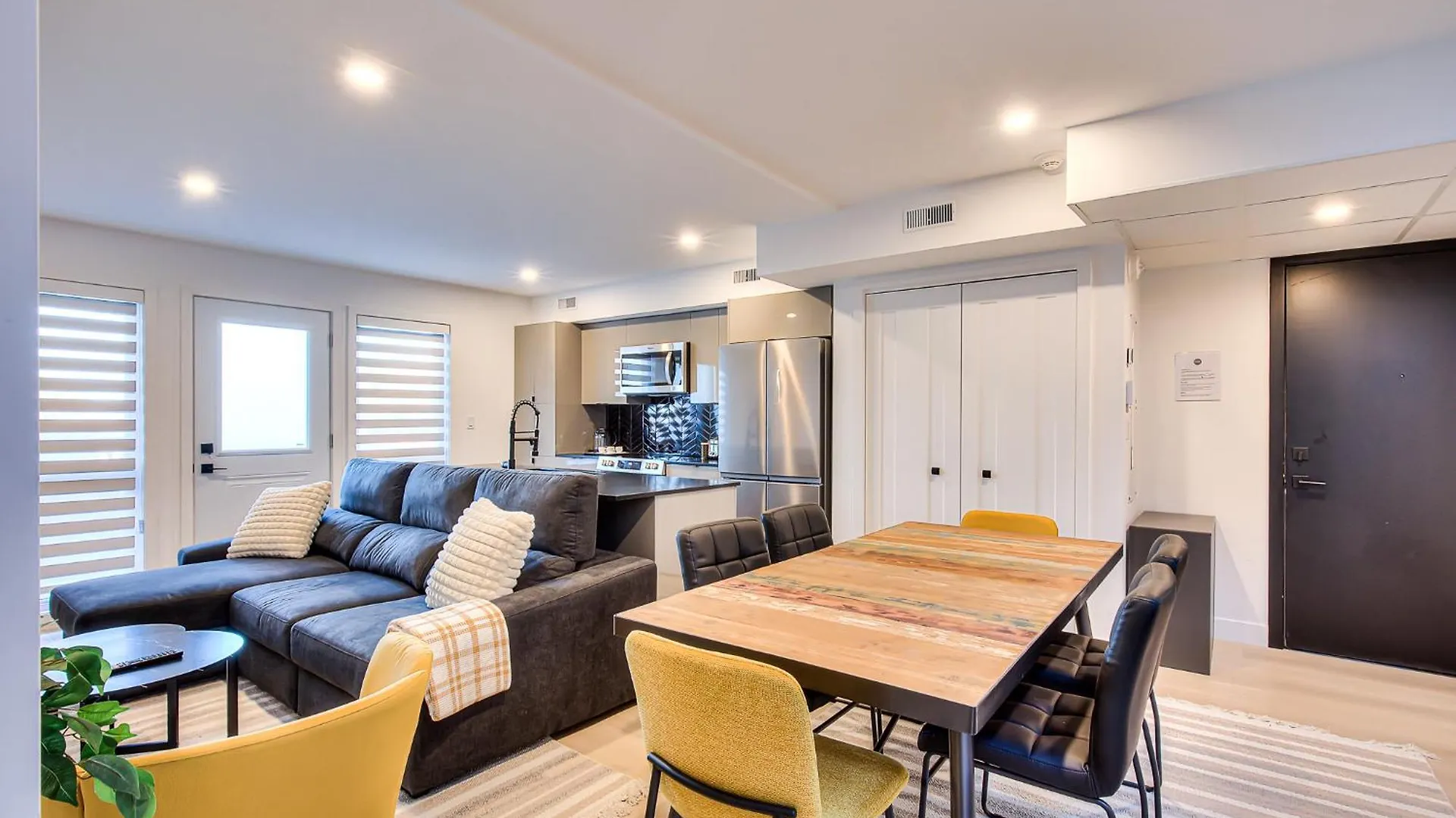 Montreal Restful Nights, Adventure Days Await! Apartment