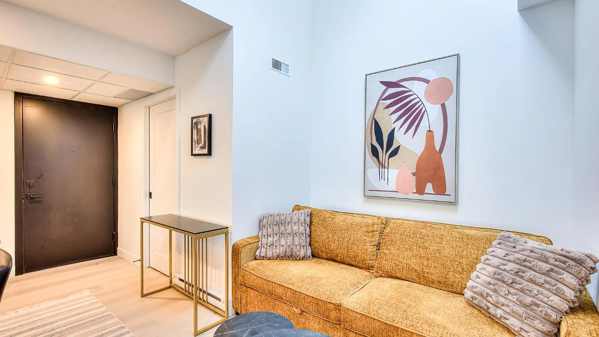 Montreal Restful Nights, Adventure Days Await! Apartment Canada